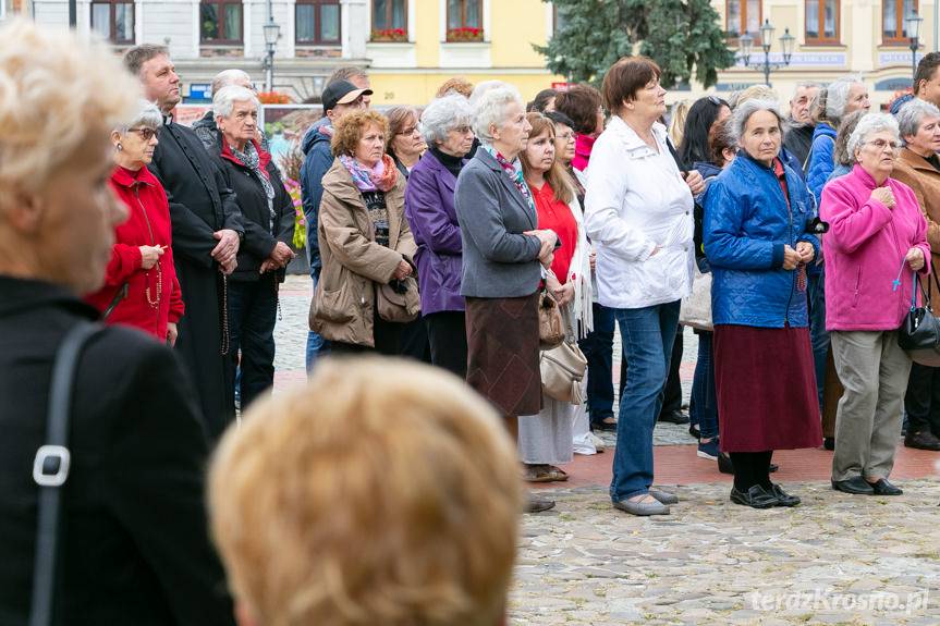 Koronka do Bożego Miłosierdzia na krośnieńskim rynku