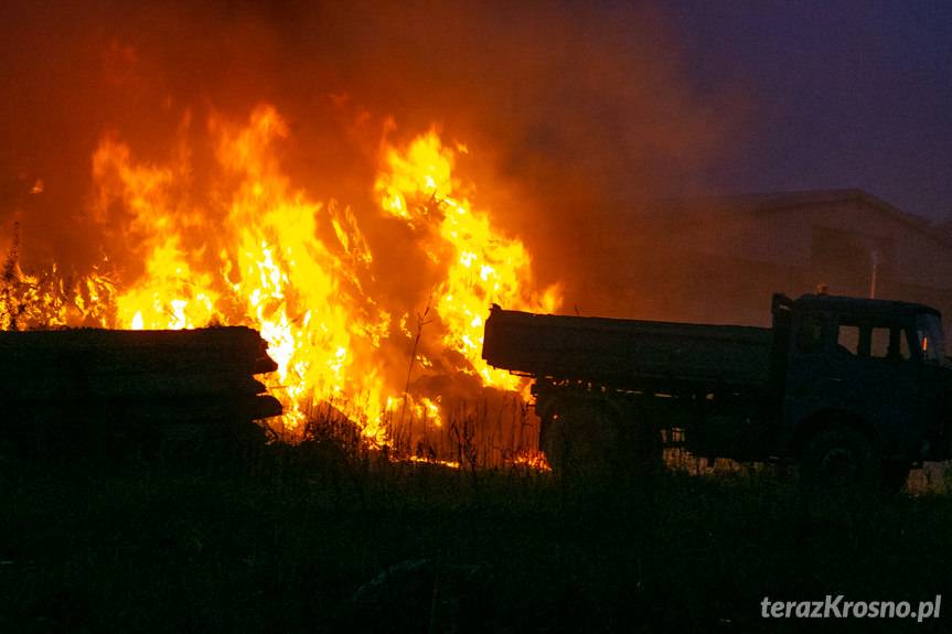 REGION. Pożar w Wolicy, płonie sortownia odpadów