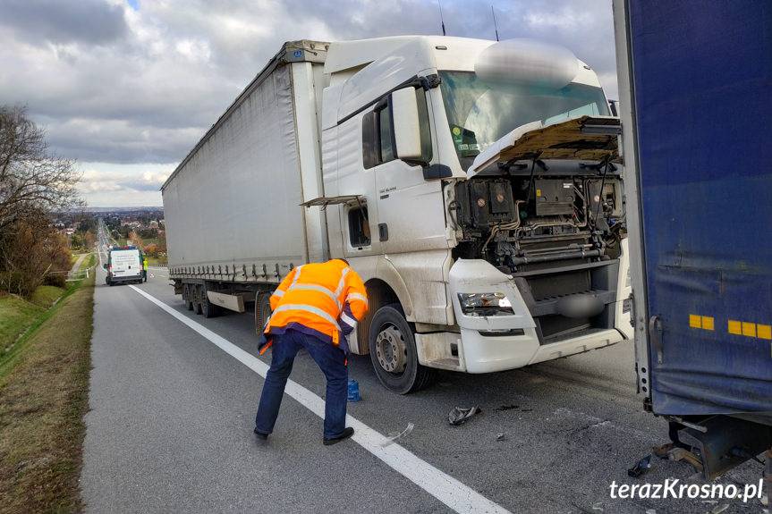 Kolizja na Górze Rogowskiej, przyczepa odpięła się od ciężarówki