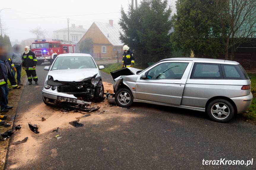 Wypadek w Zmysłówce, dwie osoby ranne