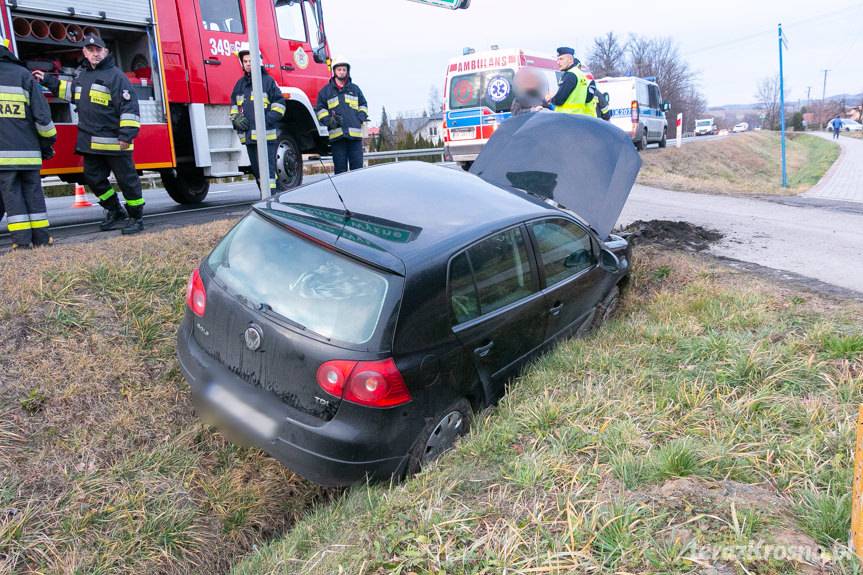 Wjechał w znak i przepust