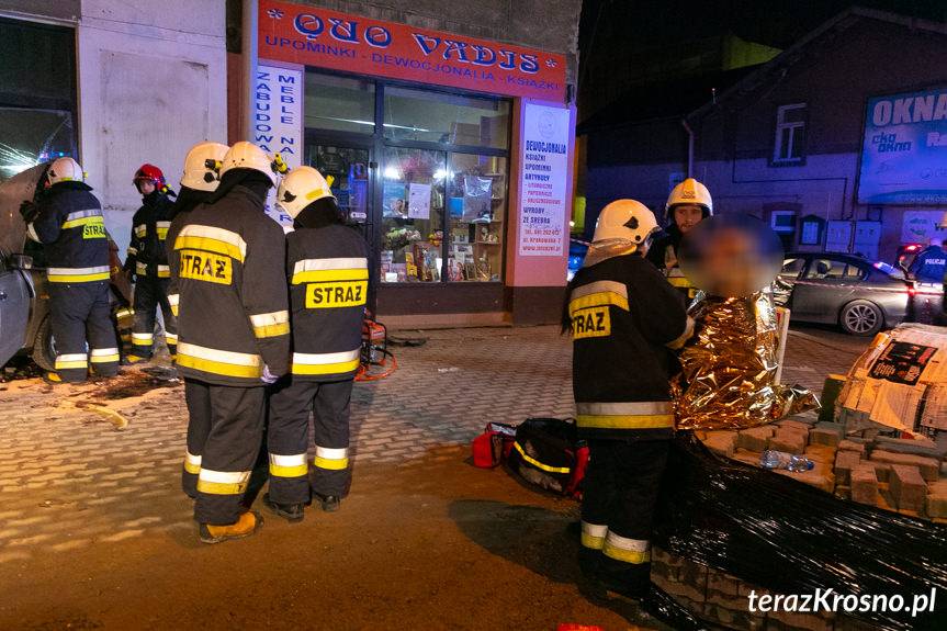 Seatem uderzył w kamienicę