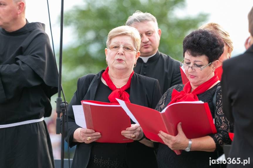 REGION. W Jaśle poświęcono pomnik Chrystusa Króla