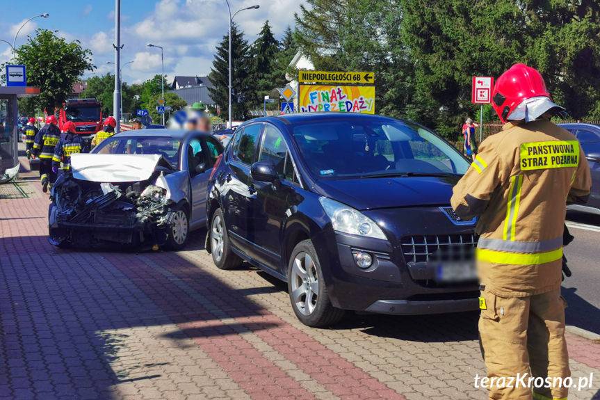 Zderzenie citroena i peugeota na Lwowskiej w Krośnie