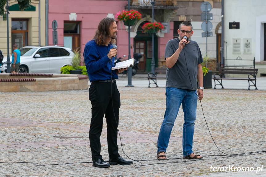 Manifestowali w Krośnie poparcie dla władzy Jezusa Chrystusa