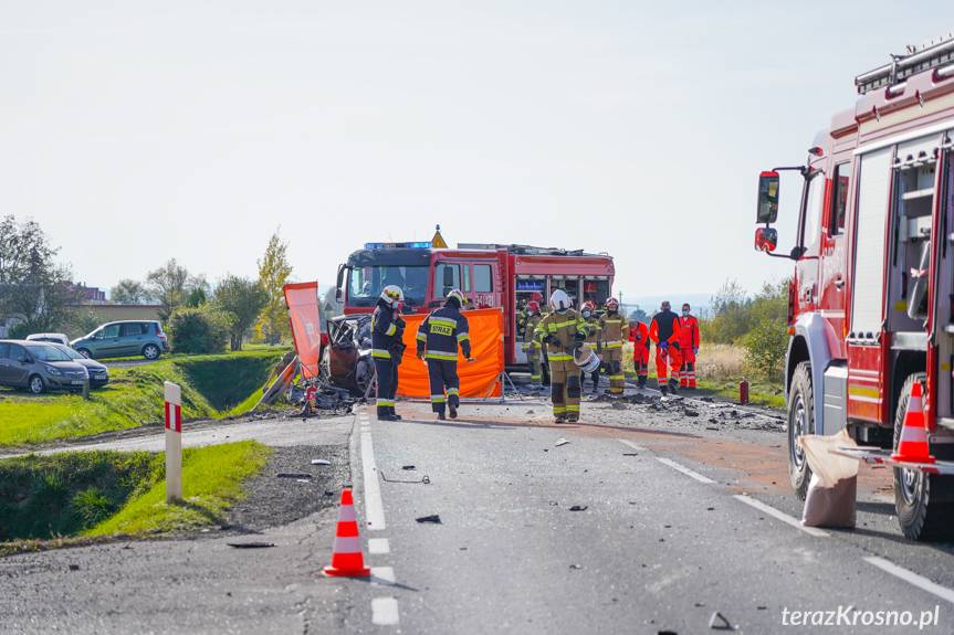 Śmiertelny wypadek na granicy Pustyn i Targowisk. Zablokowana DK19 