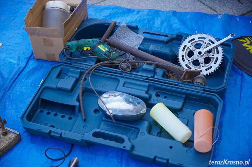 Jarmark staroci i rękodzieła przed Etnocentrum Ziemi Krośnieńskiej