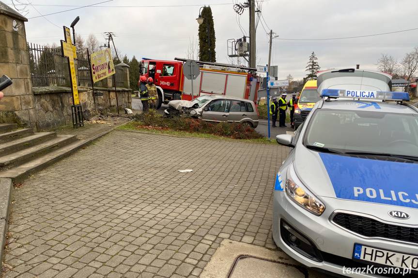 Uderzył w ogrodzenie sanktuarium w Korczynie