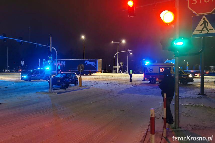  Zderzenie osobówki z radiowozem w Krośnie