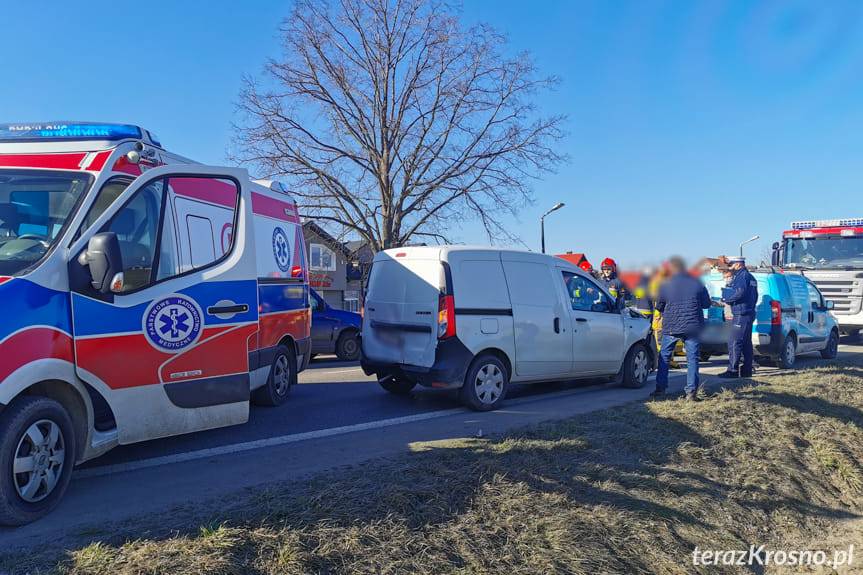 Zderzenie samochodów na ul. Zręcińskiej w Krośnie