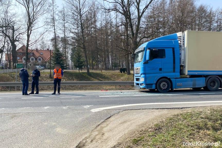 Zderzenie ciężarówki z osobówką w Moderówce