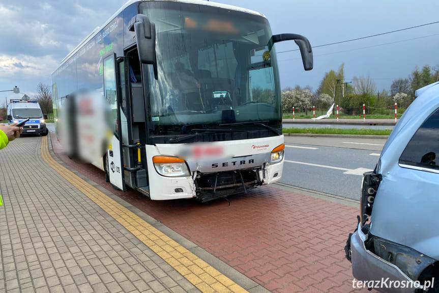 Kolizja trzech pojazdów na Korczyńskiej