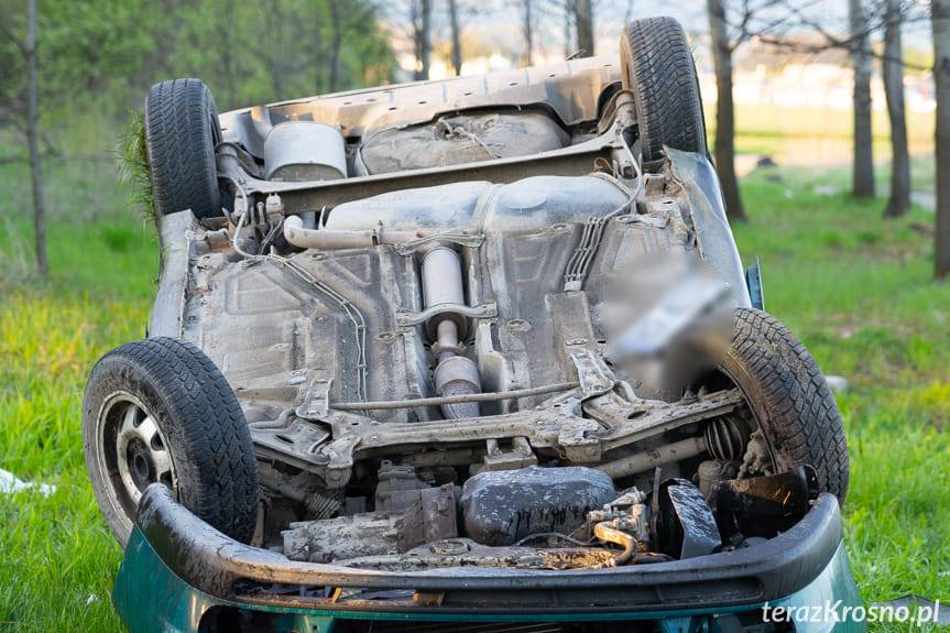 Dachowanie seata na Lotników w Krośnie