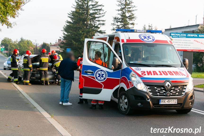 Zagapił się i najechał na tył dostawczaka