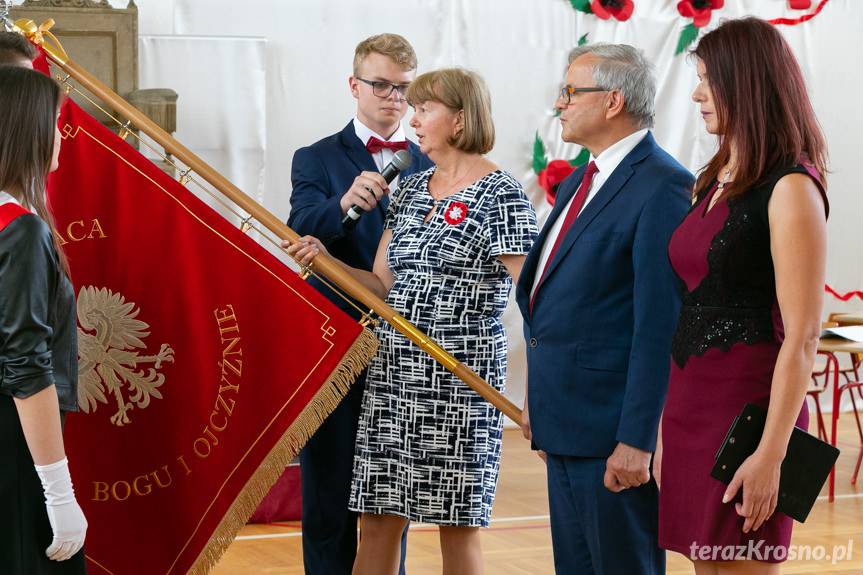 Szkoła Podstawowa w Komborni ma swój sztandar