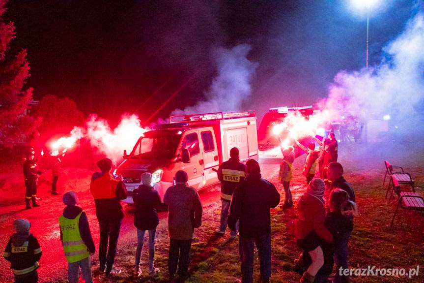 Strażacy z Kobylan przywitali nowy wóz