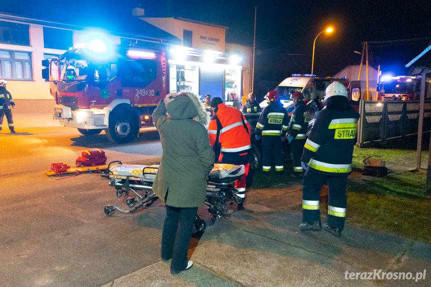 Żarnowiec. Skoda w rowie, kierowca w szpitalu