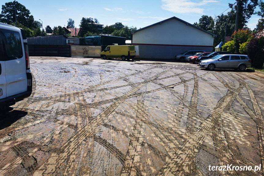 Mieszkańcy liczą straty. Ostrzeżenie przed nawałnicami w niedzielę