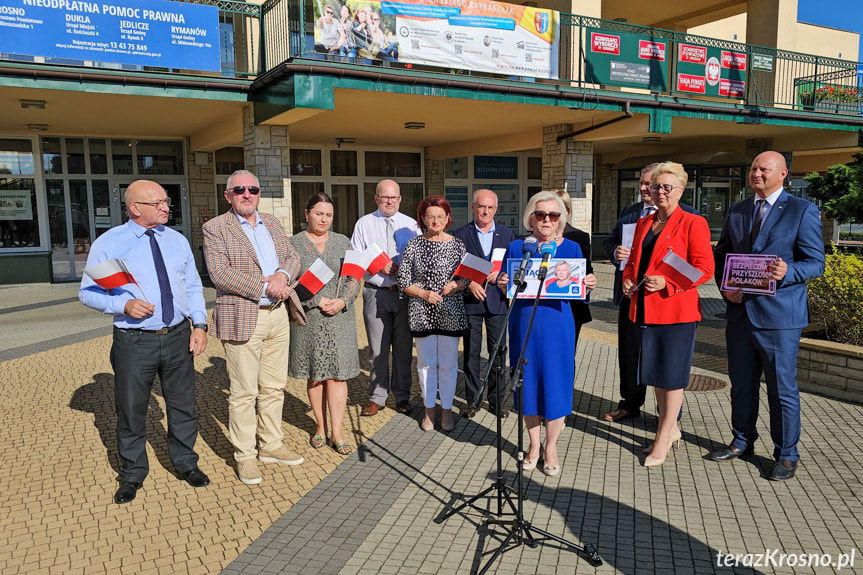 PiS zarejestrował listy kandydatów. Zebrano ponad 70 tys. podpisów poparcia [WIDEO]