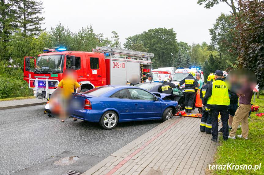 Wypadek w Dukli, trzy osoby poszkodowane 