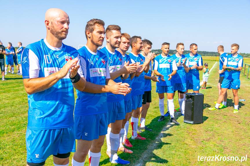 Piłkarze z Pustyn doczekali się nowej szatni