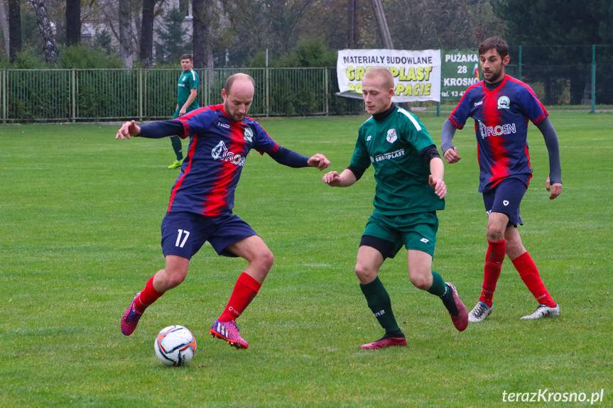 Sześć bramek i czerwona kartka w Sieniawie