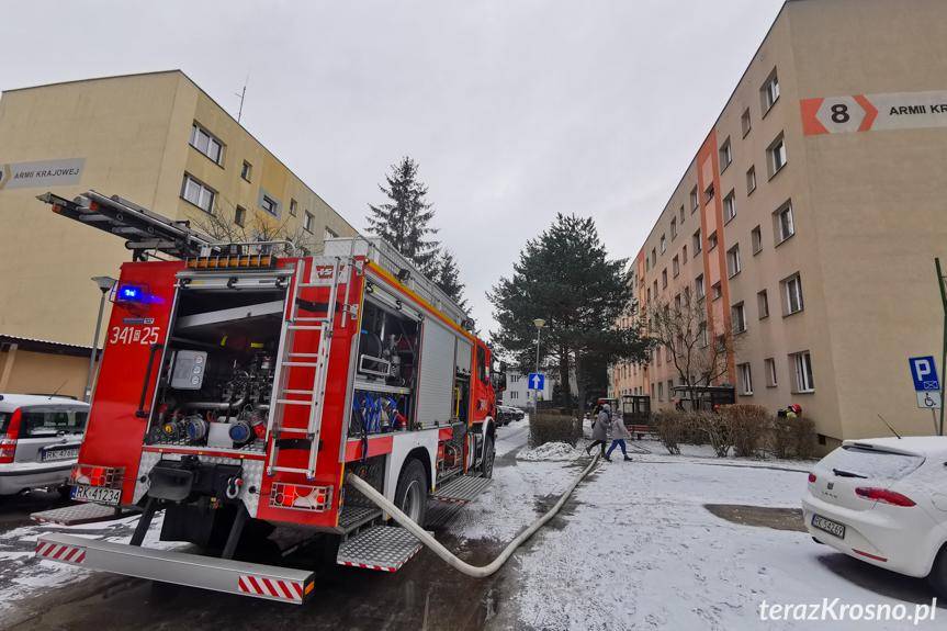 Pożar w piwnicy bloku