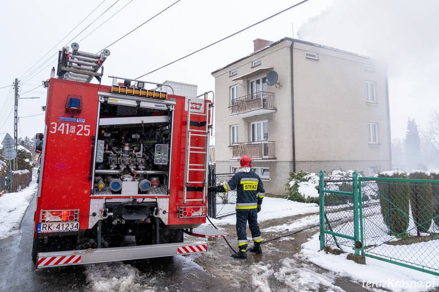 Intensywne zadymienie spowodowane pożarem sadzy