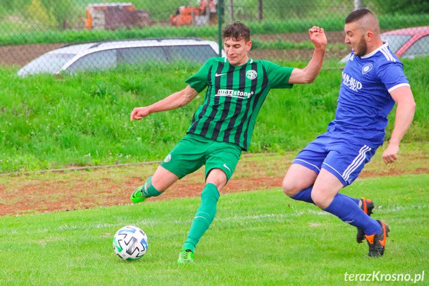 Pewna wygrana Odrzykonia i hat trick Mateusza Urbanka