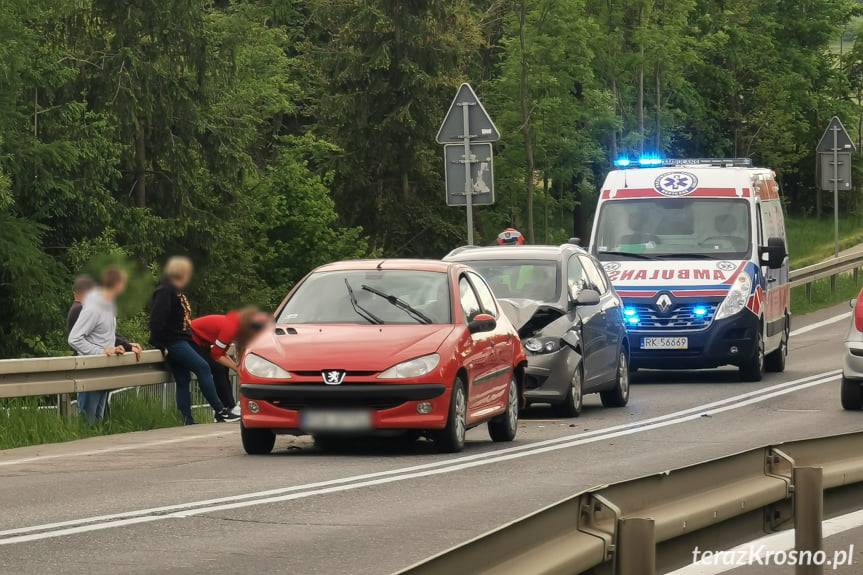Zderzenie dwóch samochodów w Łężanach