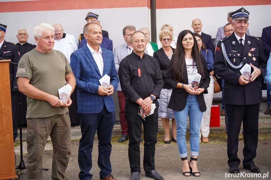 Przekazanie samochodu OSP Leśniówka