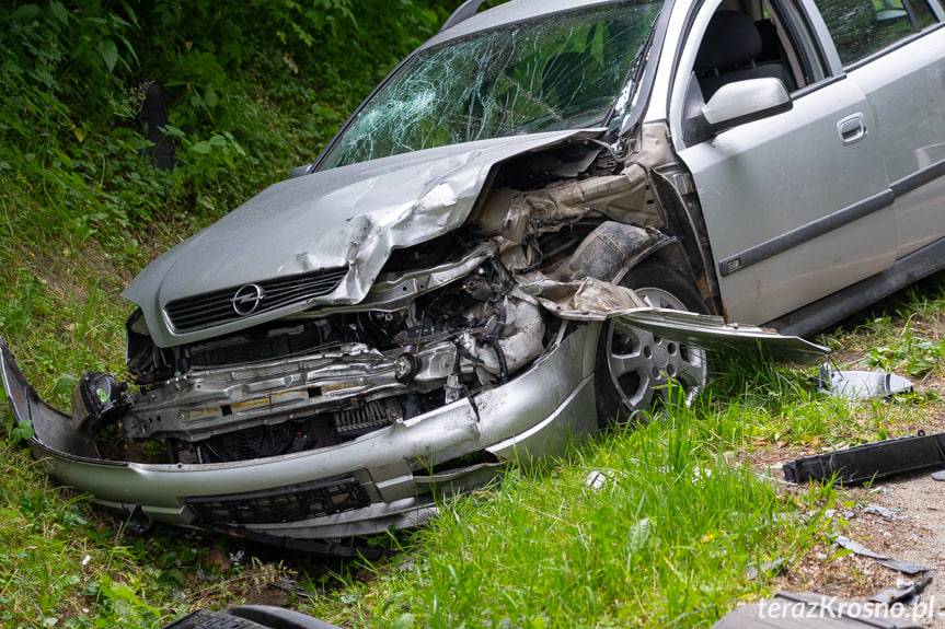 Czołowe zderzenie w Korczynie na DW 991