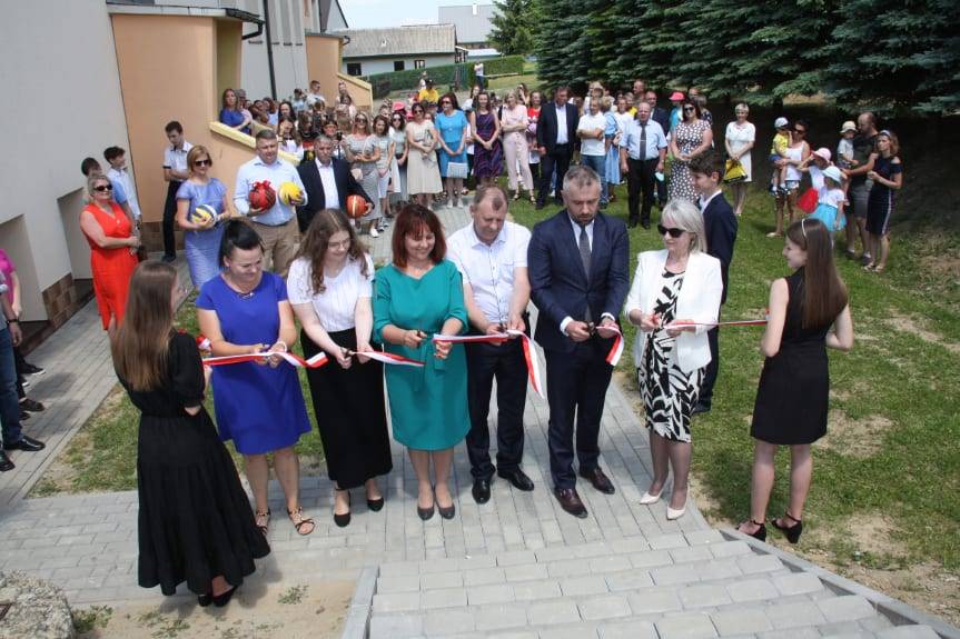 Boisko sportowe w Głojscach otwarte