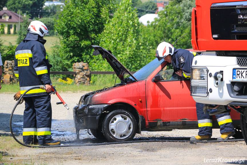 Pożar samochodu w Iwoniczu