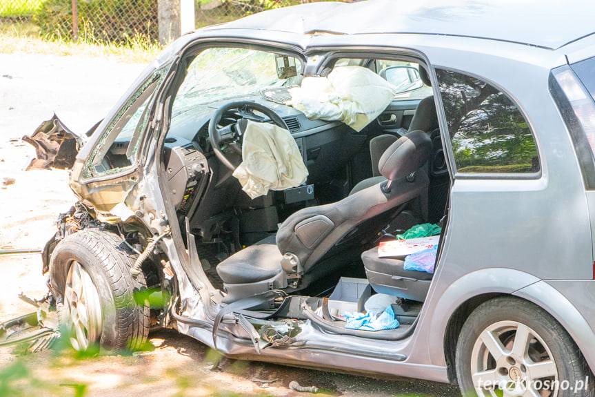 Poważny wypadek w Połomi na DK19, dwie osoby ranne 