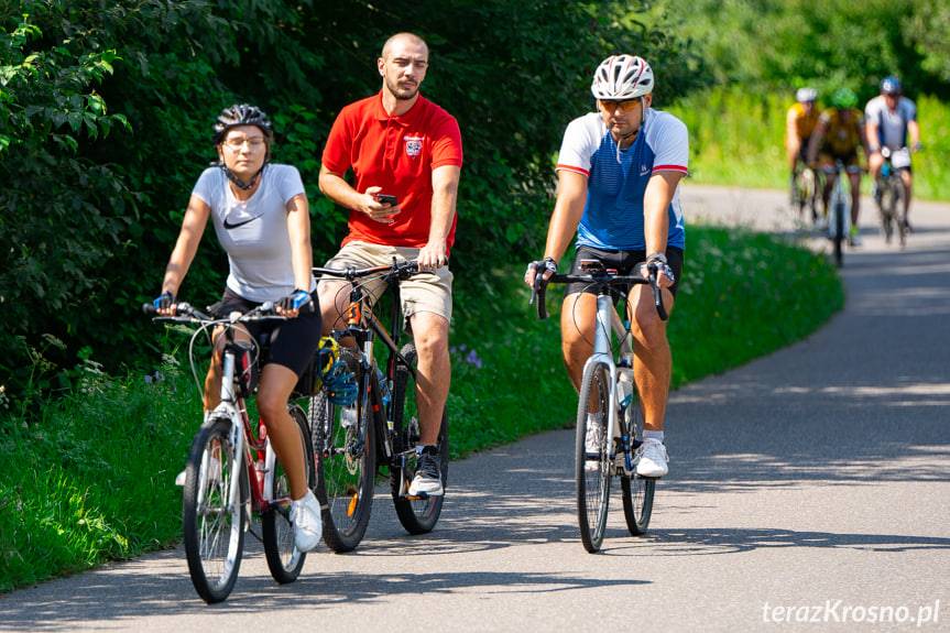 Jadąc rowerem promowali zdrowy tryb życia i honorowe krwiodastwo