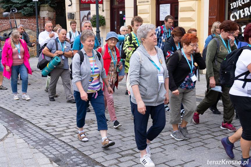 Krośnieńscy pielgrzymi wyruszyli do Kalwarii Pacławskiej