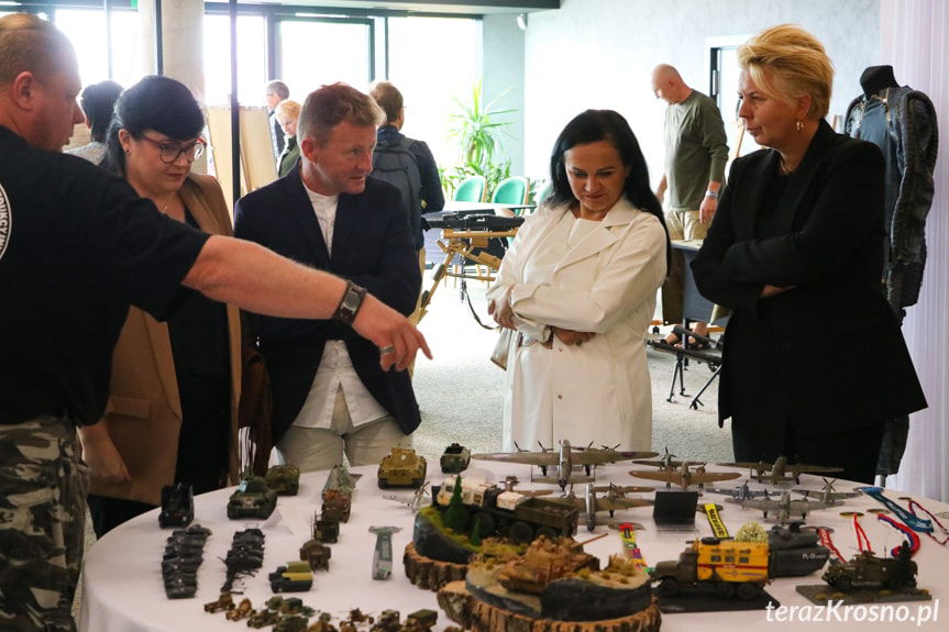 Skrzydła Podkarpacia w Szklanym Lnianym w Korczynie