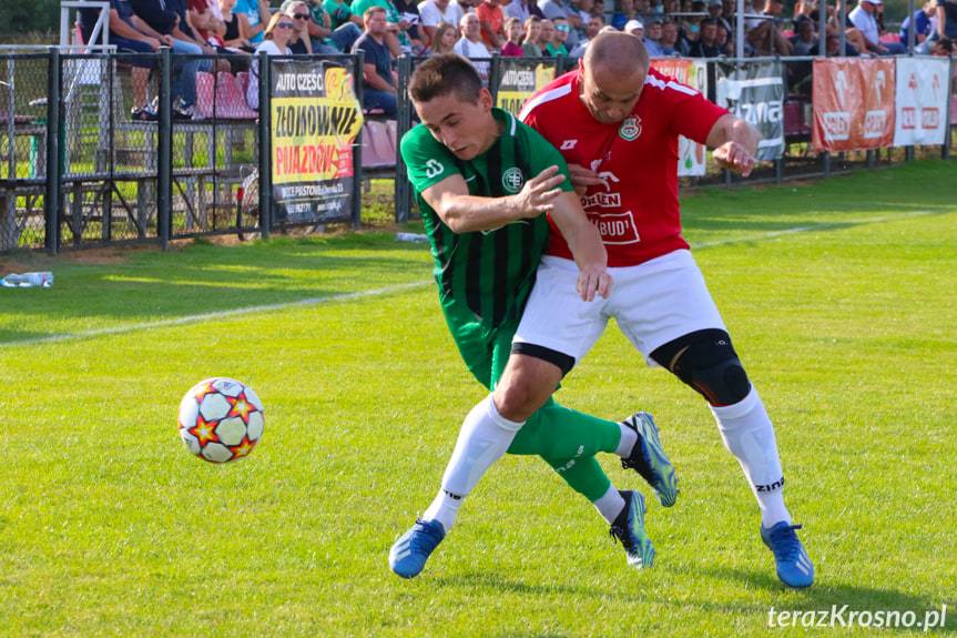 Trzy punkty, trzy bramki i trzy kartki Partyzanta Targowiska 