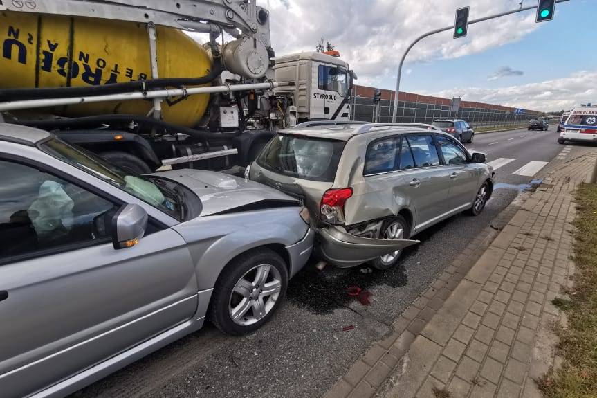 Zderzenie trzech samochodów na Podkarpackiej w Krośnie