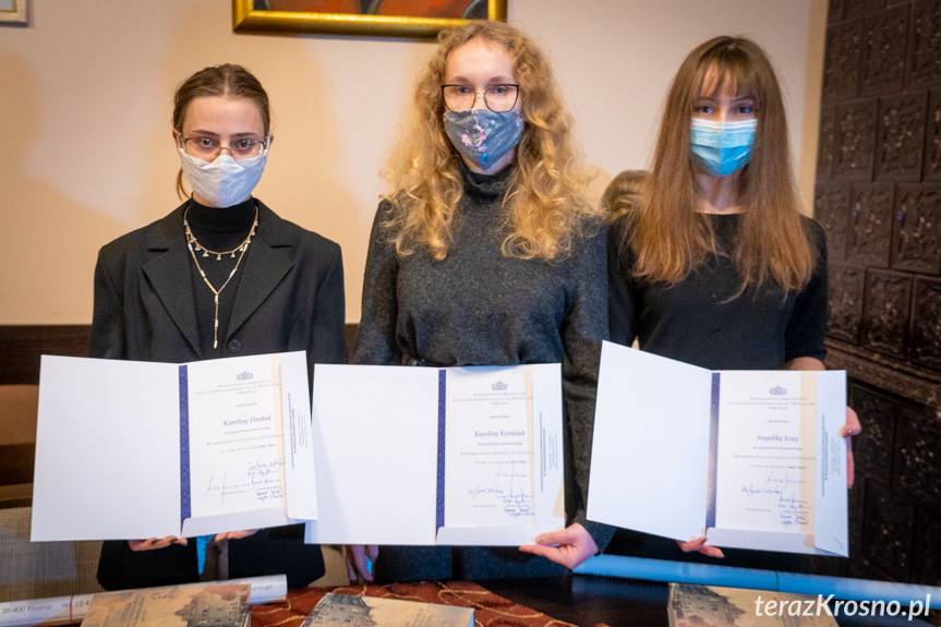 Stypendia dla absolwentek I LO w Krośnie