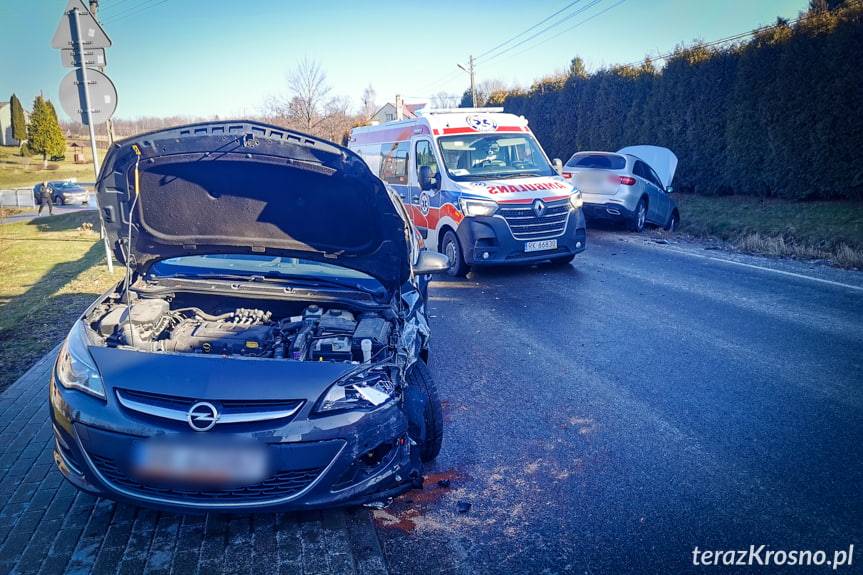 Wypadek w Targowiskach, zderzenie mercedesa i opla