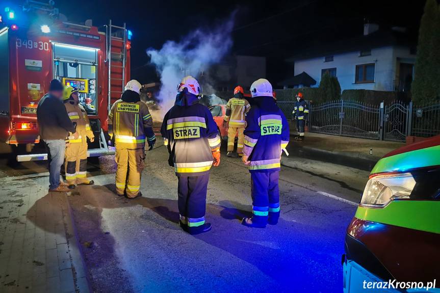 Pożar samochodu w Jedliczu na Brzozowej