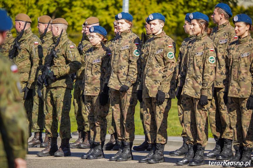 Minister Mariusz Błaszczak na ślubowaniu w Miejscu Piastowym