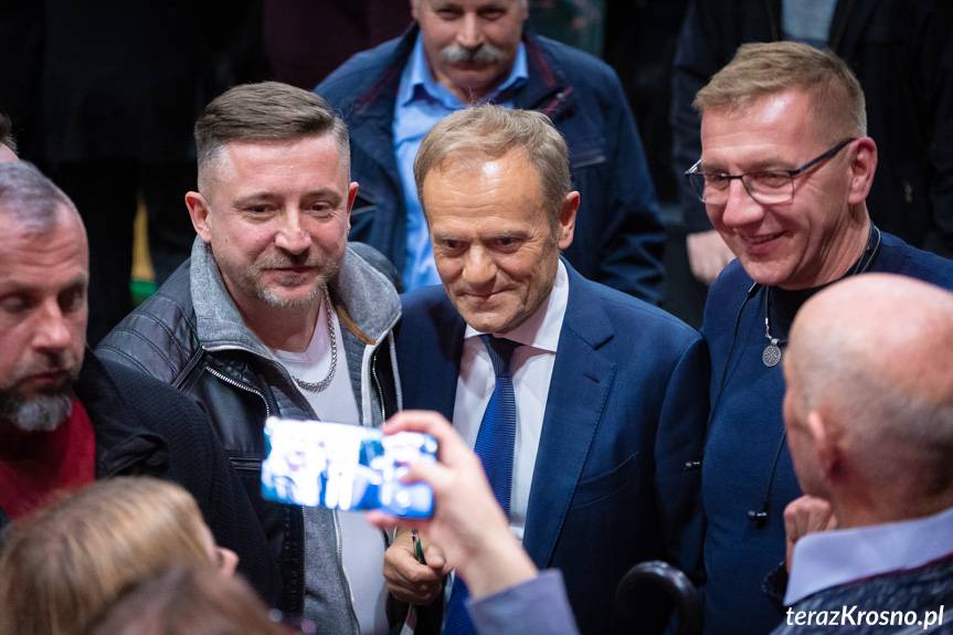 Tusk: potrzebne są natychmiastowe decyzje, które wesprą polskiego rolnika