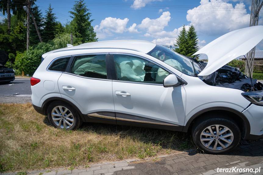 Zderzenie renault z volkswagenem w Pustynach