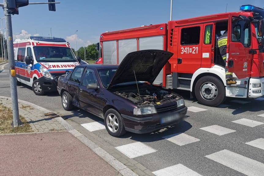 Zderzenie samochodów na skrzyżowaniu w Krośnie