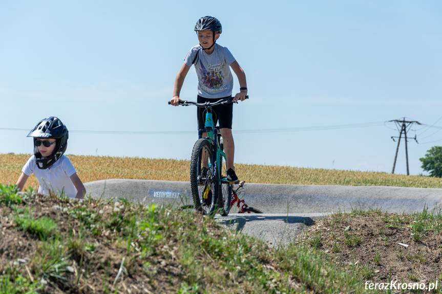 Zawody rowerowe na pumptracku w Miejscu Piastowym