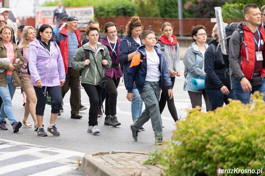 Pielgrzymi z Krosna wyruszyli na Jasną Górę