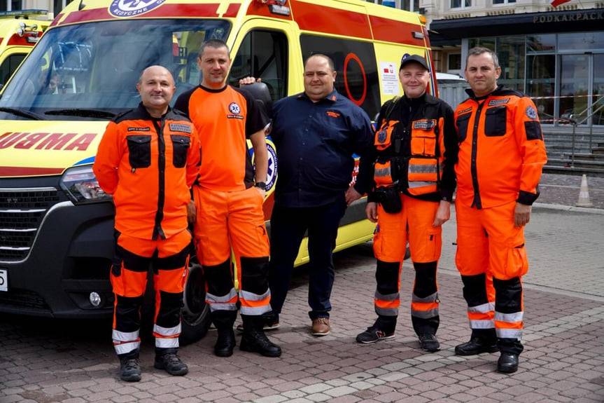 4 nowe karetki dla krośnieńskiego pogotowia